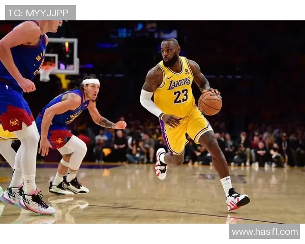 湖人队与掘金队激战正酣谁能在季后赛中笑到最后